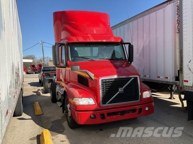 Volvo VNM42T Tegljači