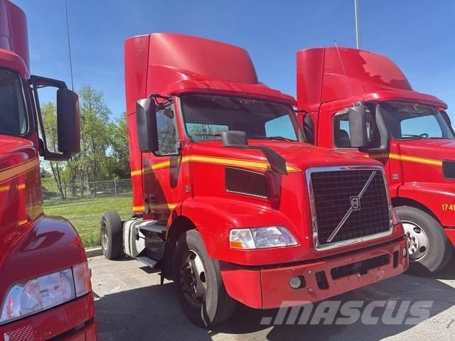 Volvo VNM42T Tegljači