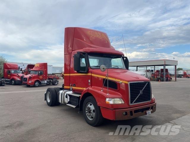 Volvo VNM42T Tegljači