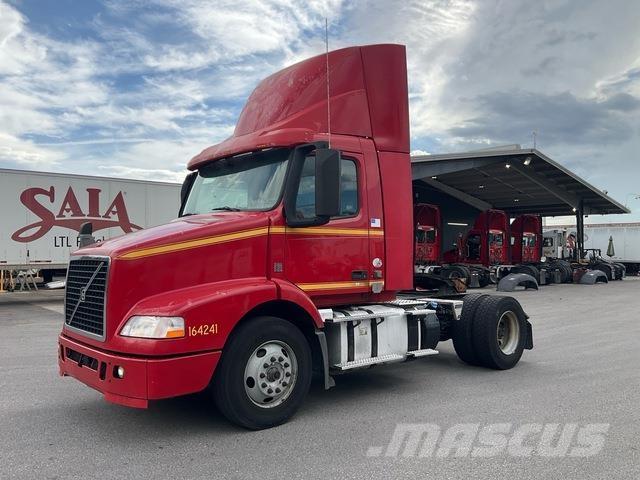 Volvo VNM42T Tegljači