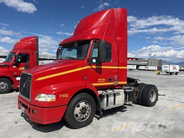 Volvo VNM42T Tegljači