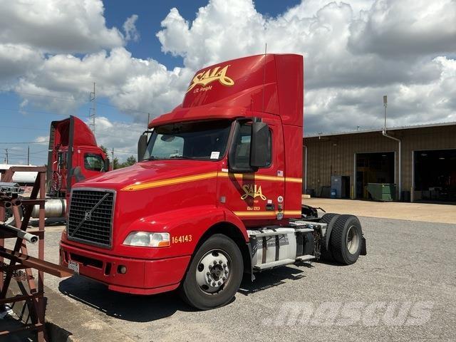 Volvo VNM42T Tegljači