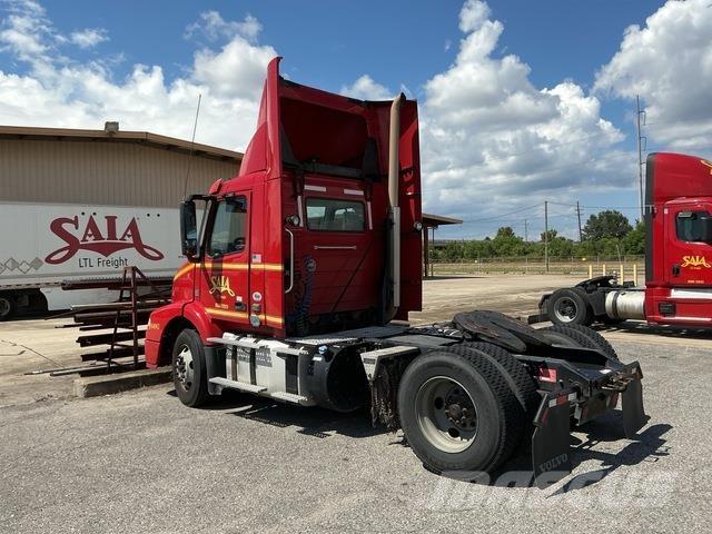 Volvo VNM42T Tegljači