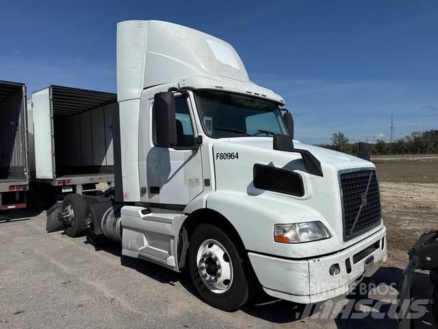 Volvo VNM64T Tegljači