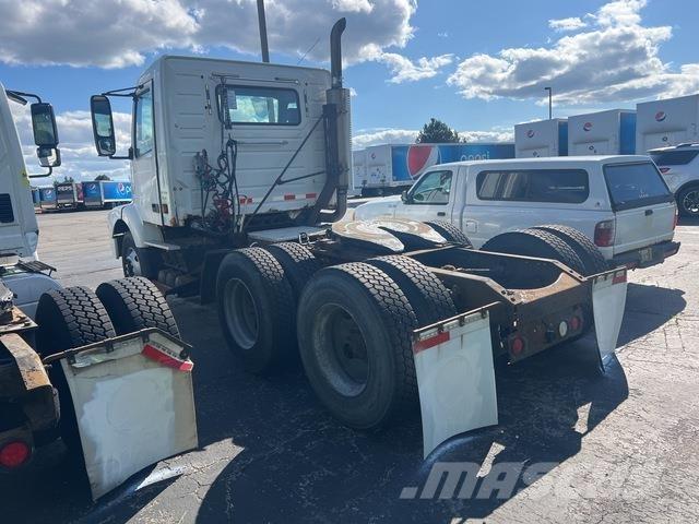 Volvo VNM64T Tegljači