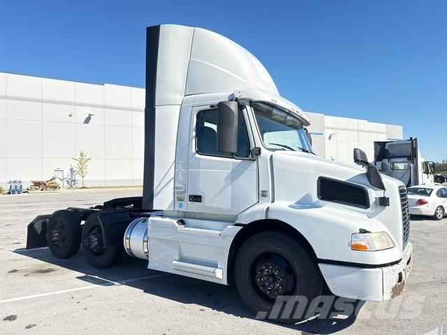 Volvo VNM64T Tegljači