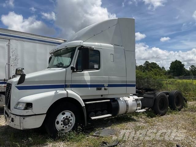Volvo VNR64T Tegljači