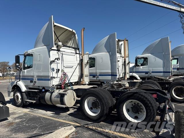 Volvo VNR64T Tegljači