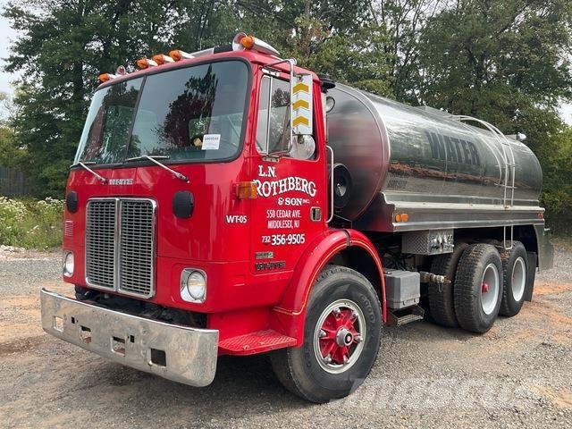 White  Kamioni za vodu