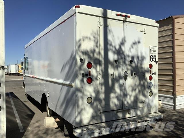 Workhorse P42 Sanduk kombiji