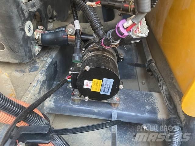 XCMG XE215E Bageri guseničari