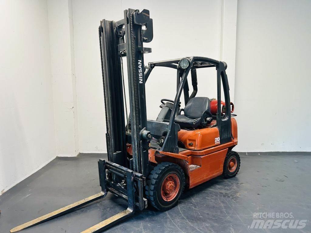 Nissan UD02A20PQ Plinski viljuškari