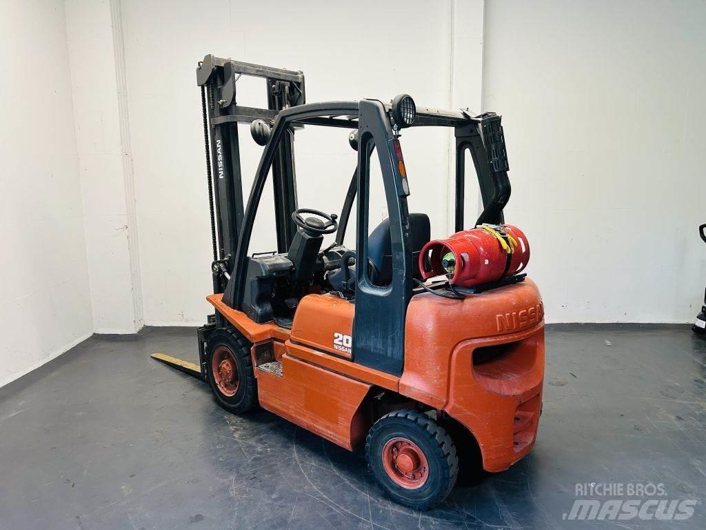 Nissan UD02A20PQ Plinski viljuškari