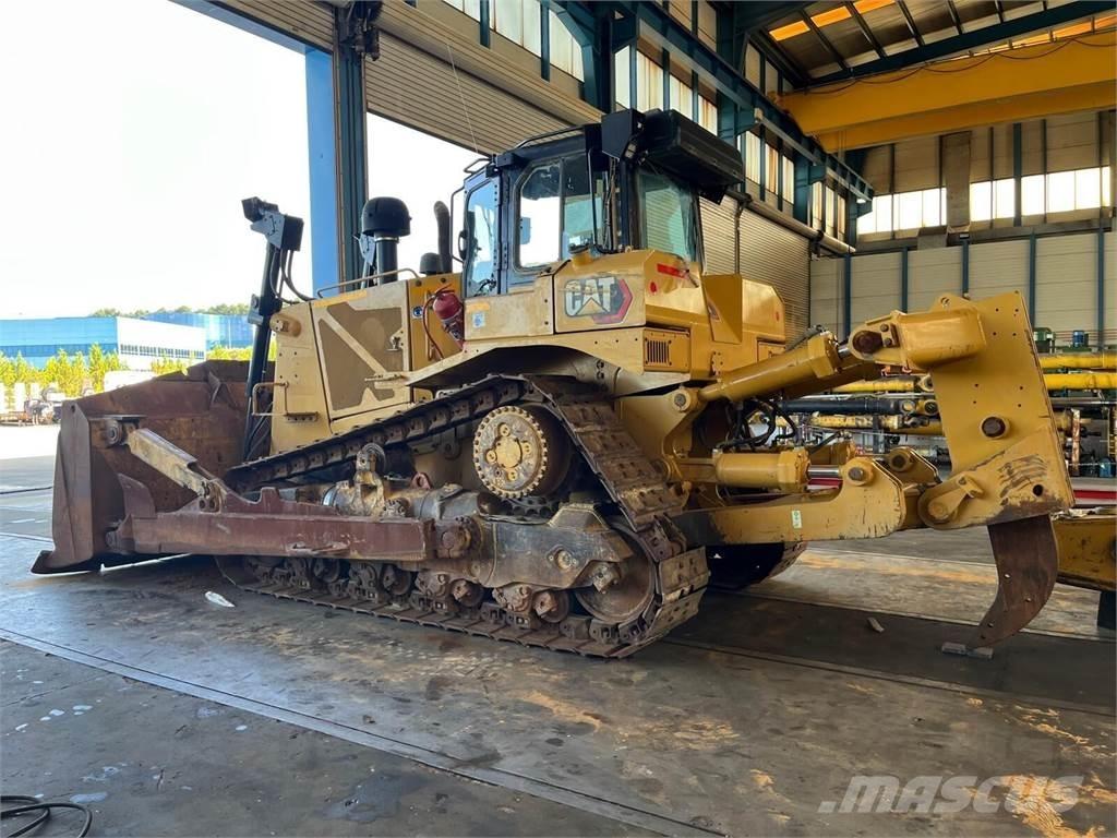 CAT D8T Buldožeri guseničari