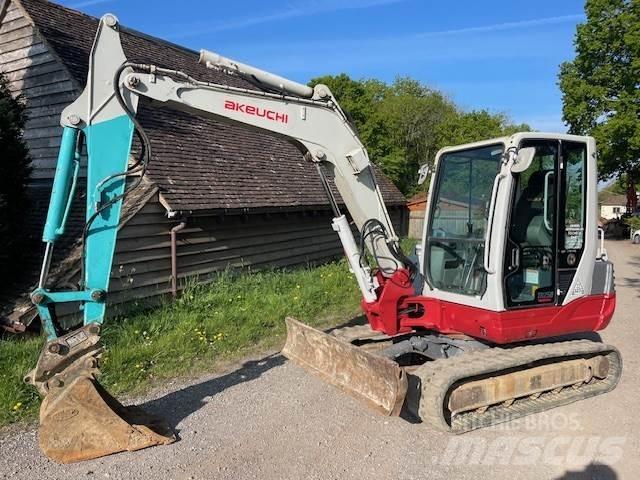 Takeuchi TB250 Midi bageri 7t – 12t