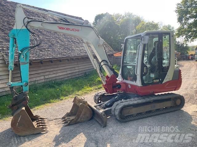 Takeuchi TB250 Midi bageri 7t – 12t
