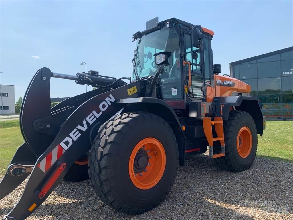 Develon DL250-7 Utovarivači na točkove