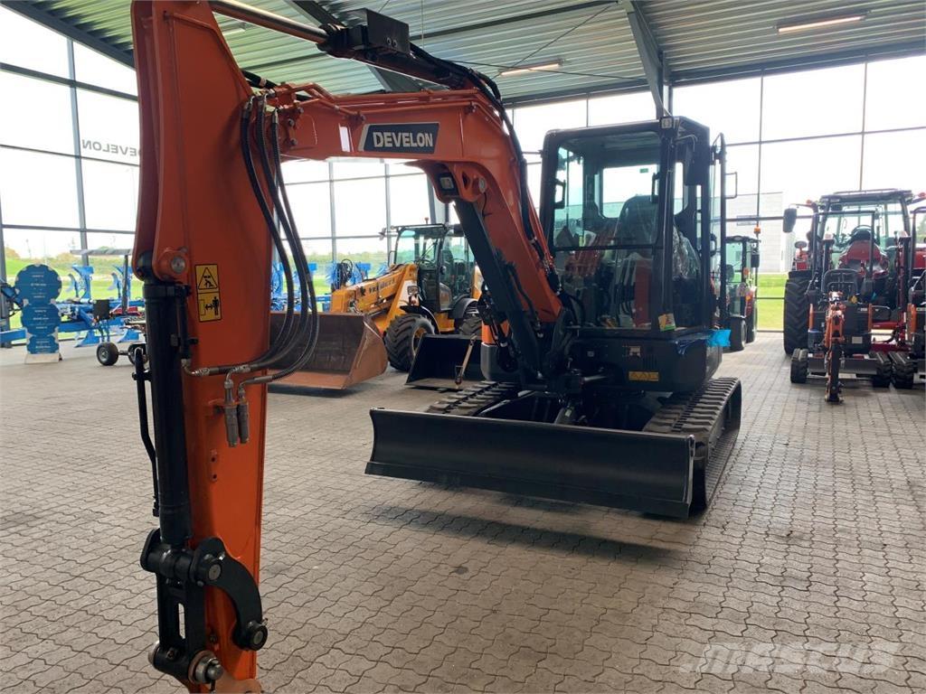 Develon DX63-7 Bageri guseničari