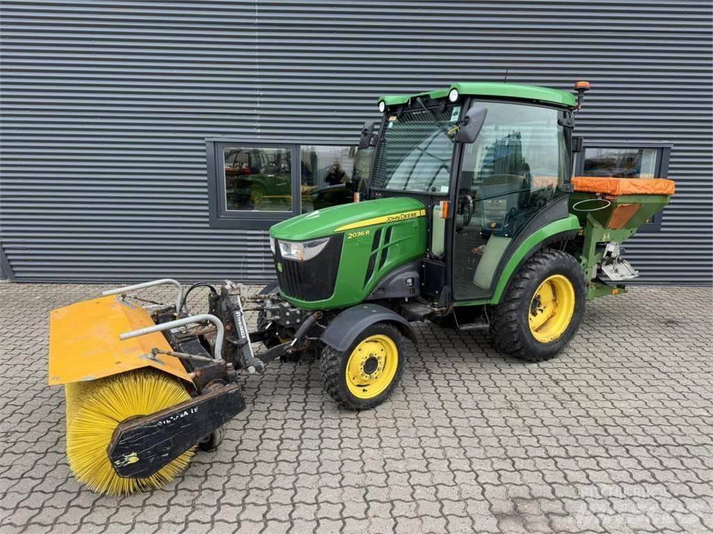 John Deere 2036R Manji traktori