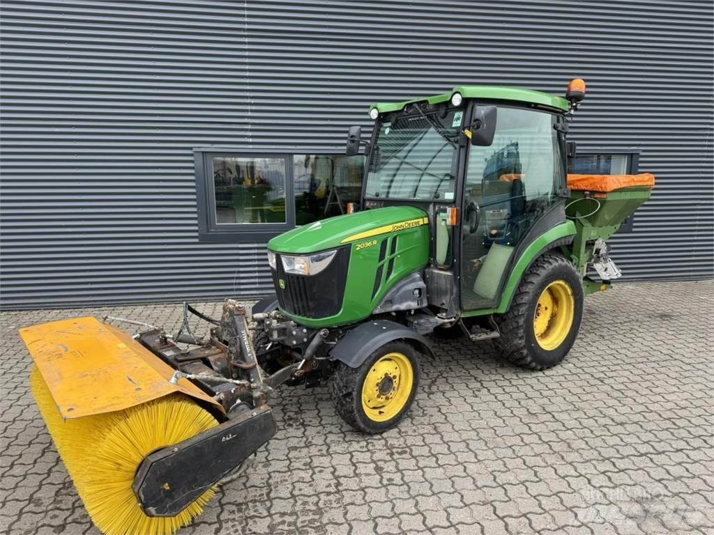 John Deere 2036R Manji traktori