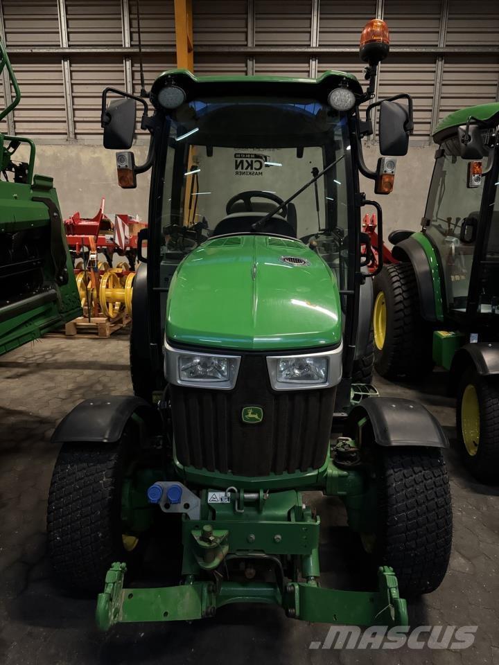 John Deere 3046R Manji traktori