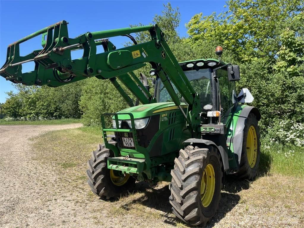 John Deere 6115 R Traktori