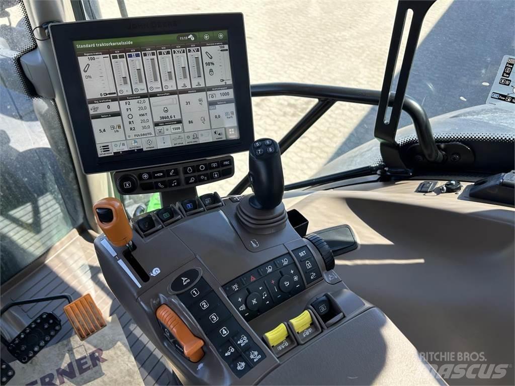 John Deere 6215R Traktori
