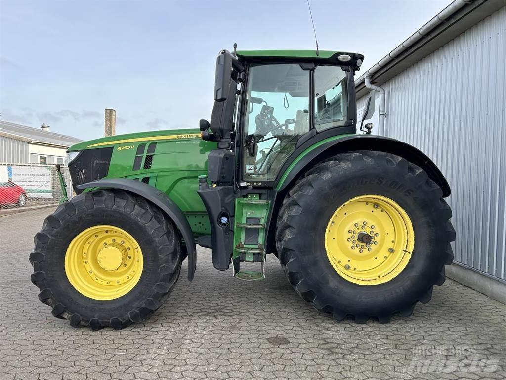 John Deere 6250R Traktori
