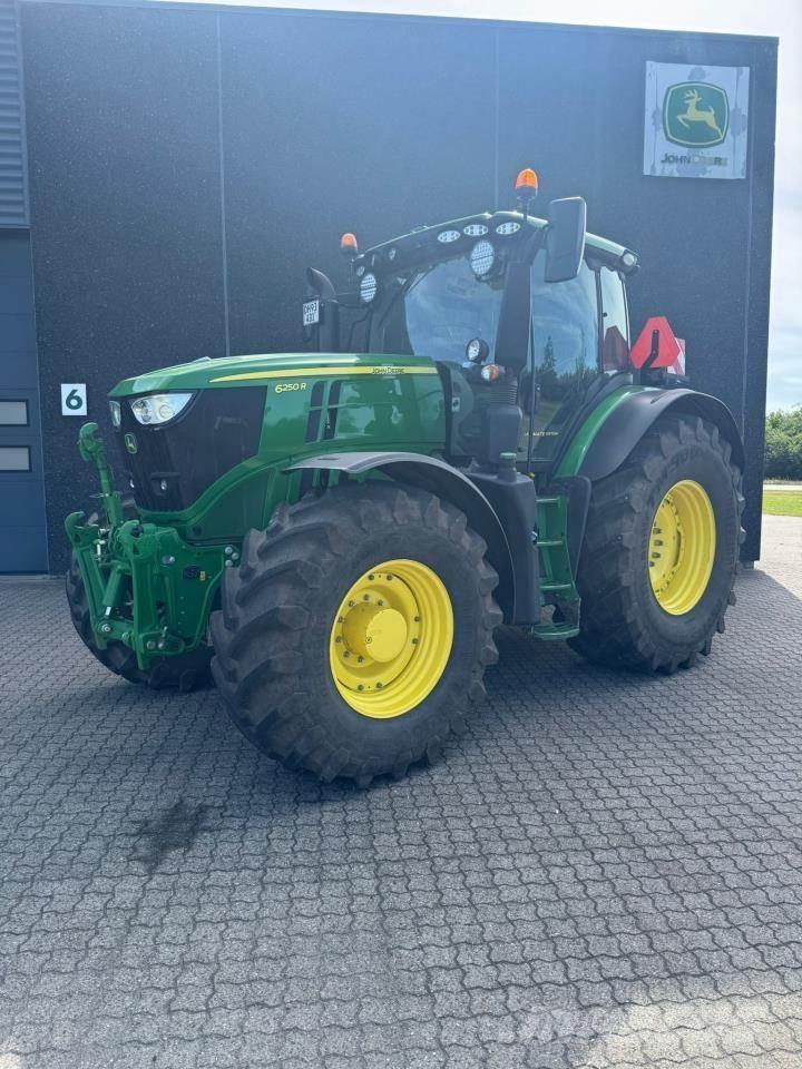 John Deere 6250R Traktori