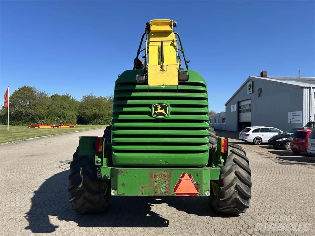 John Deere 7400 Kombajni za stočnu hranu