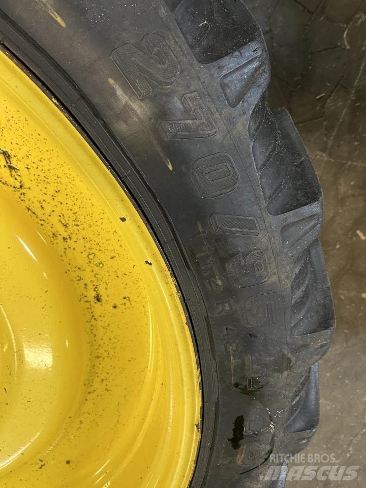 John Deere 740I Vučene prskalice