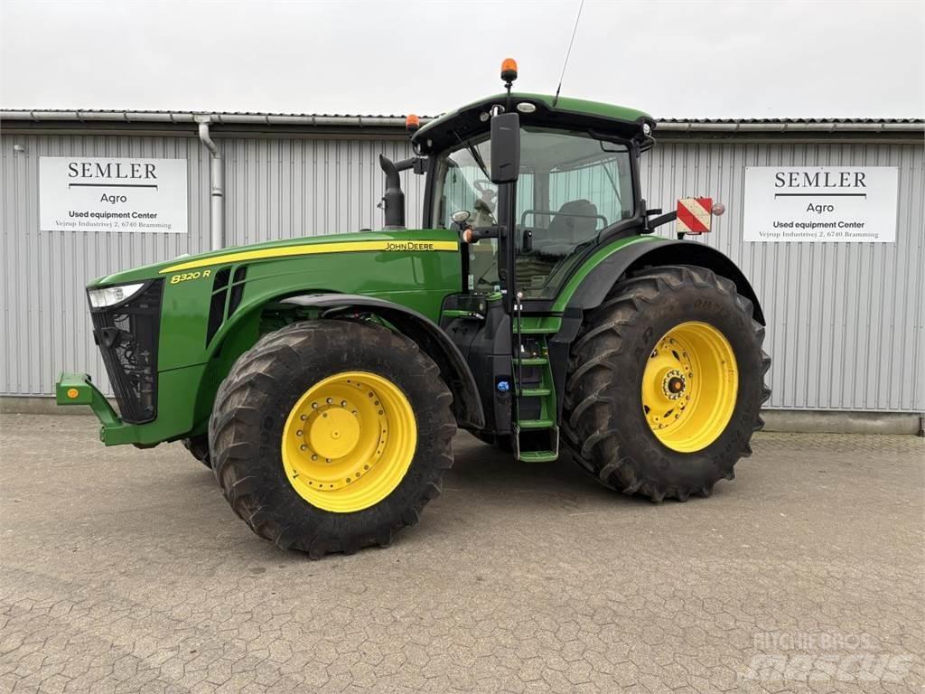 John Deere 8320R Traktori