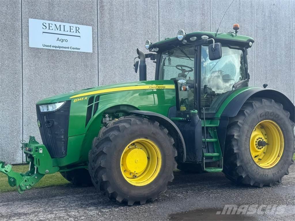 John Deere 8345R Traktori