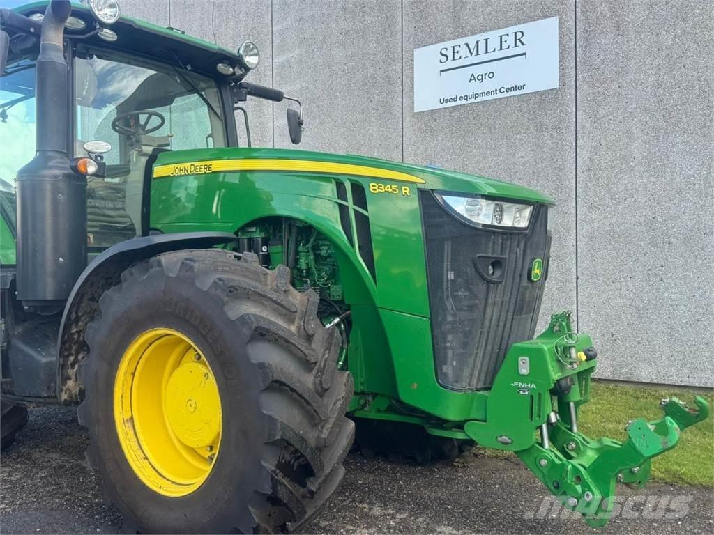 John Deere 8345R Traktori