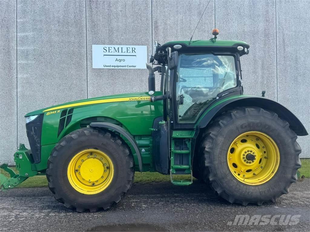 John Deere 8345R Traktori