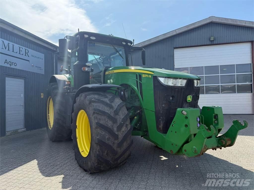 John Deere 8370R Traktori