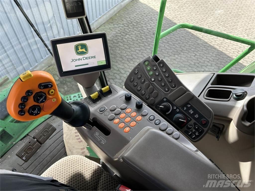 John Deere S690 Kombajni