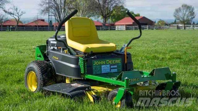 John Deere Z315E Manji traktori