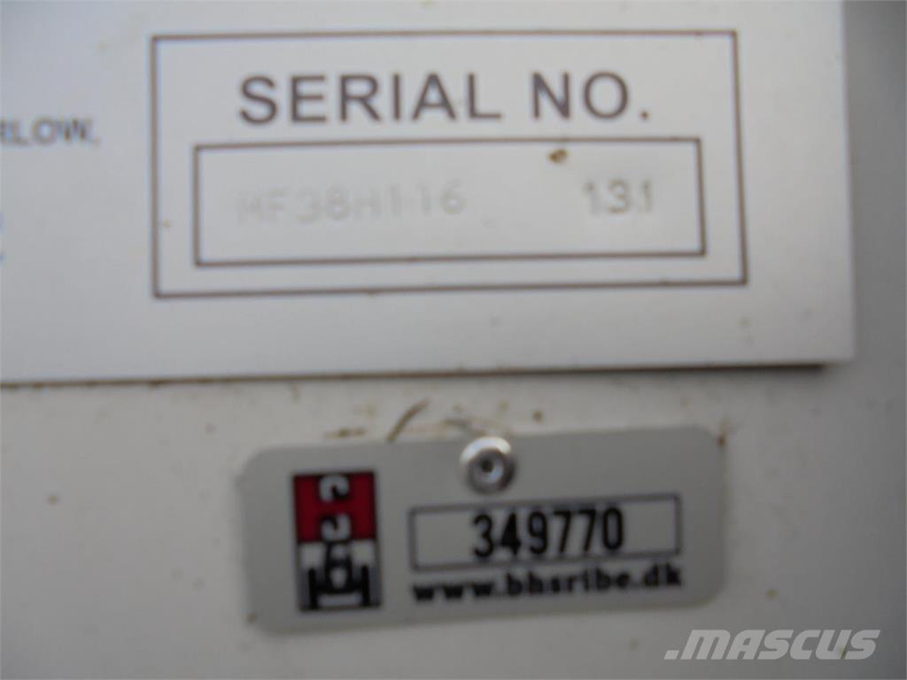 Keenan MF380 Samoutovarna prikolica