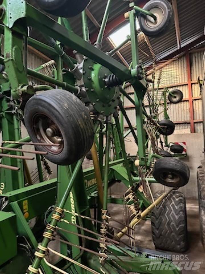 Krone SWADRO 1400 Okretači i sakupljači sena