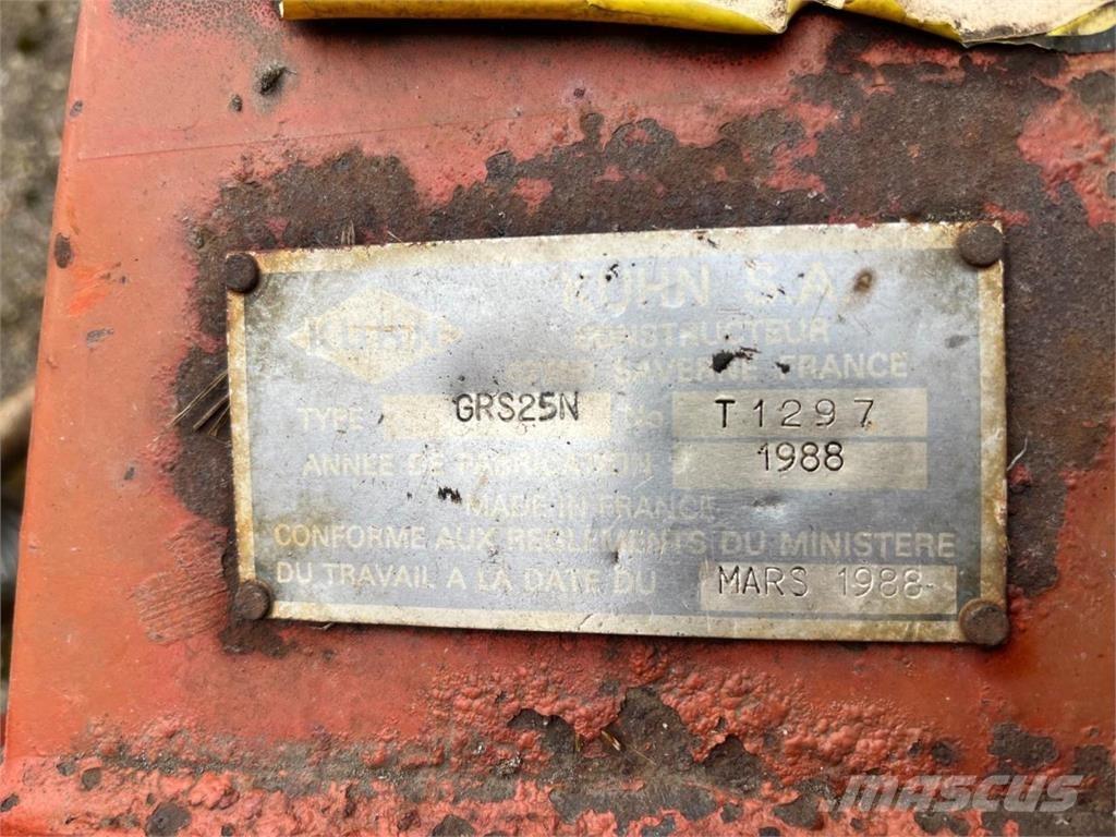 Kuhn GSR 25 N Okretači i sakupljači sena