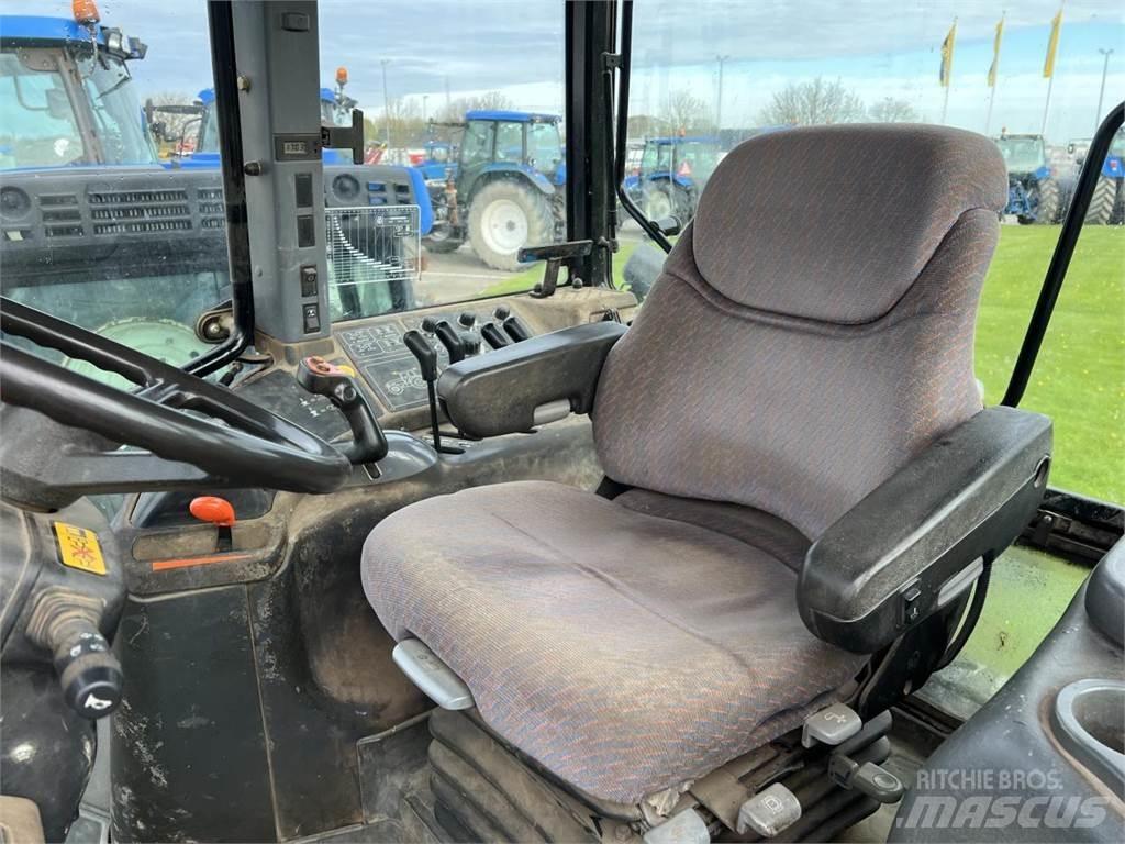New Holland TM150 Traktori