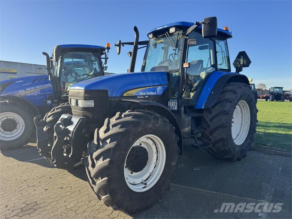 New Holland TM155 Traktori