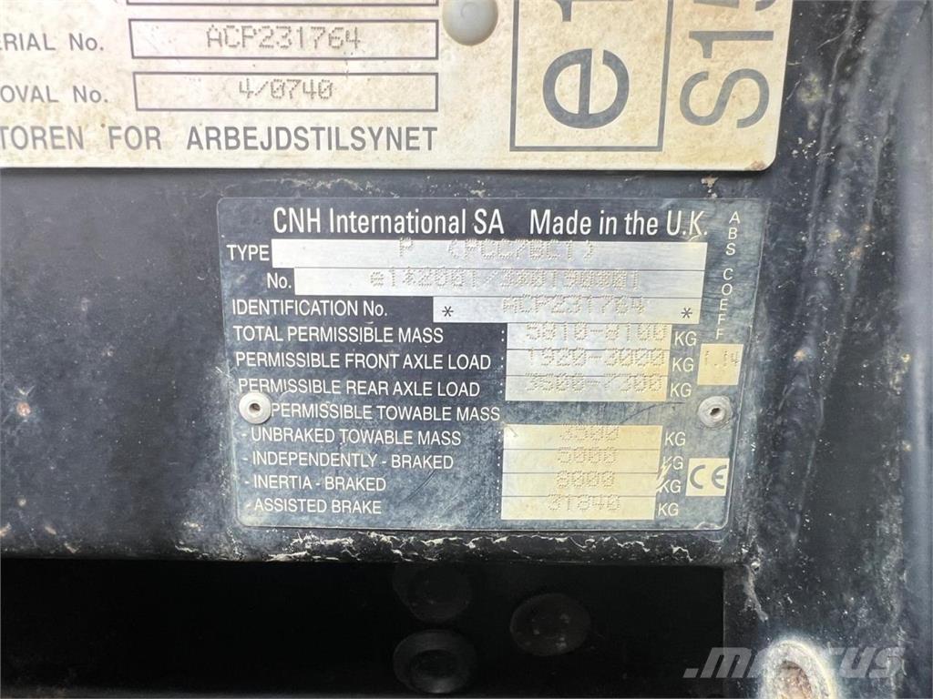 New Holland TS115A Traktori