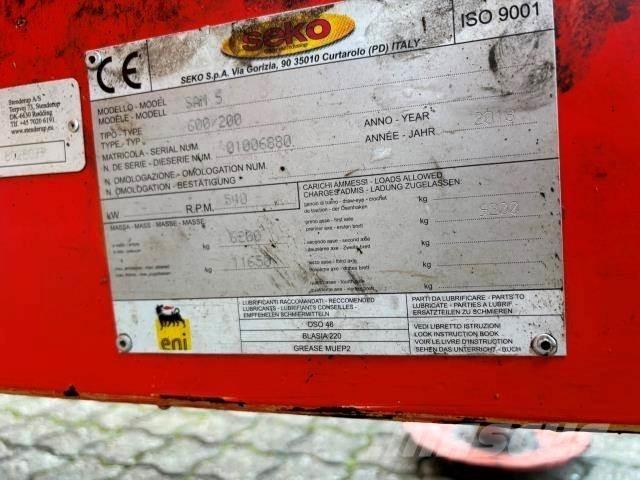 Seko 600/200 Samoutovarna prikolica
