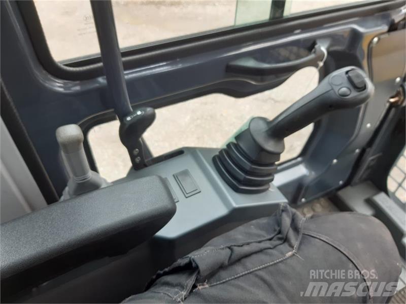  - - -  xcmg  xe150e Bageri guseničari