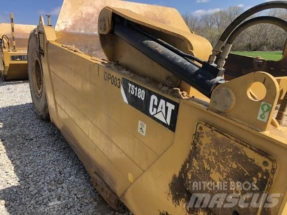 CAT TS180 Traktori