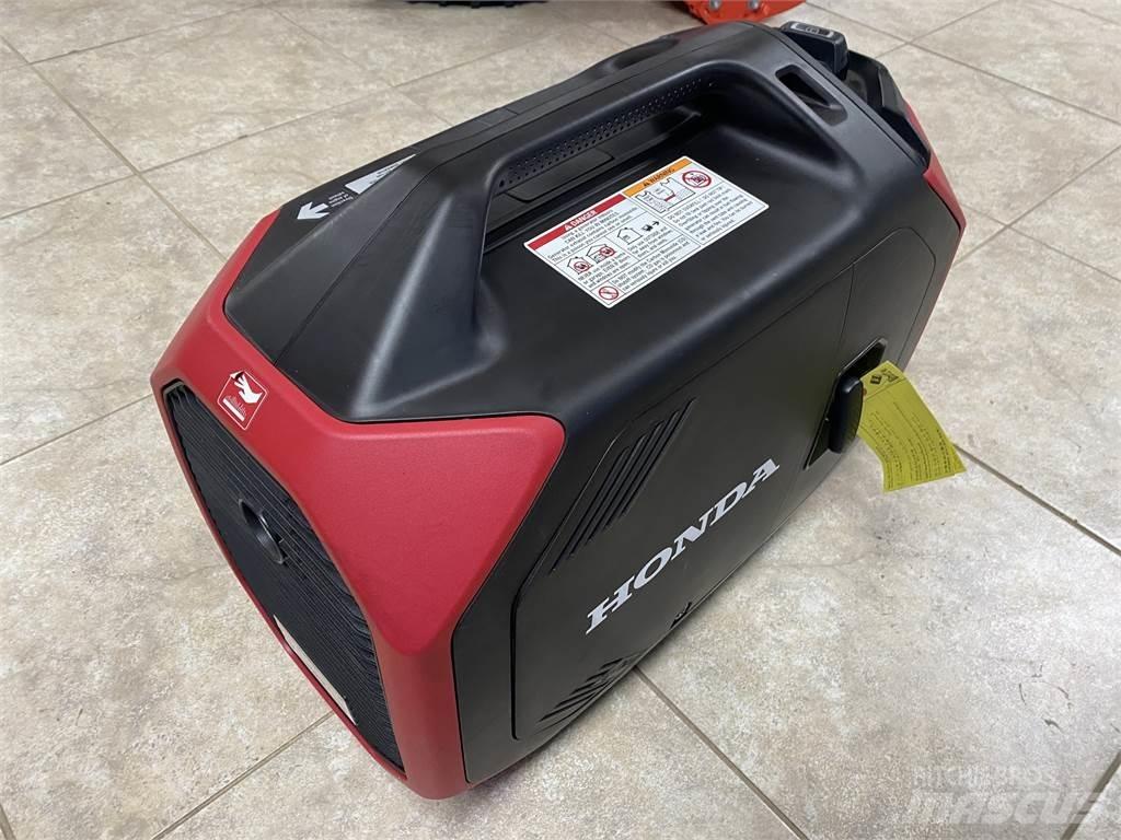 Honda EU3200I Rasvetni stubovi