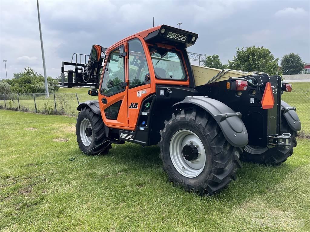 JLG 823 Teleskopski viljuškari