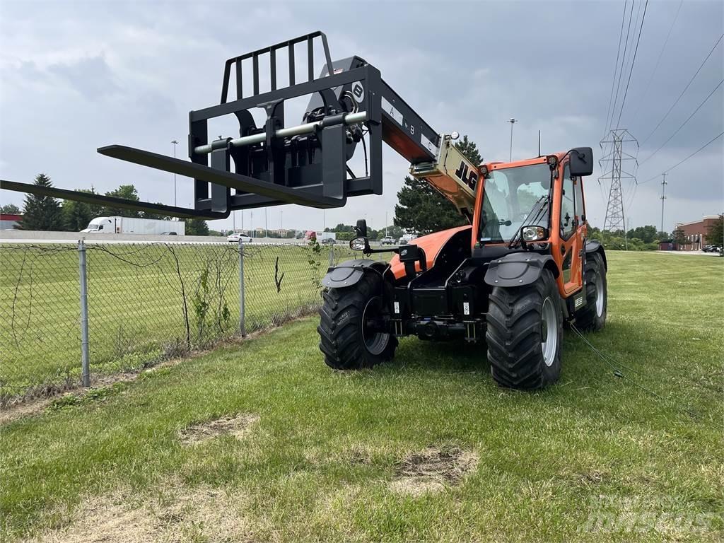 JLG AG823 Teleskopski viljuškari